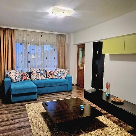 Cozy Appartment In The Center Targoviste Exterior foto
