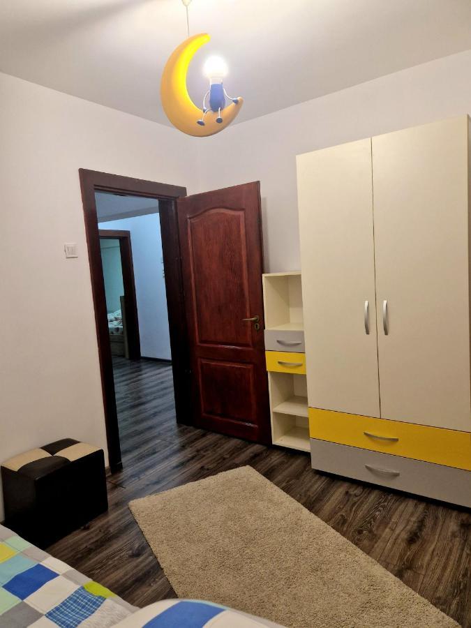 Cozy Appartment In The Center Targoviste Exterior foto